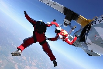 Samostatný seskok IAFF - AFF - kurz výcviku volného pádu ( Accelerated Free Fall )
